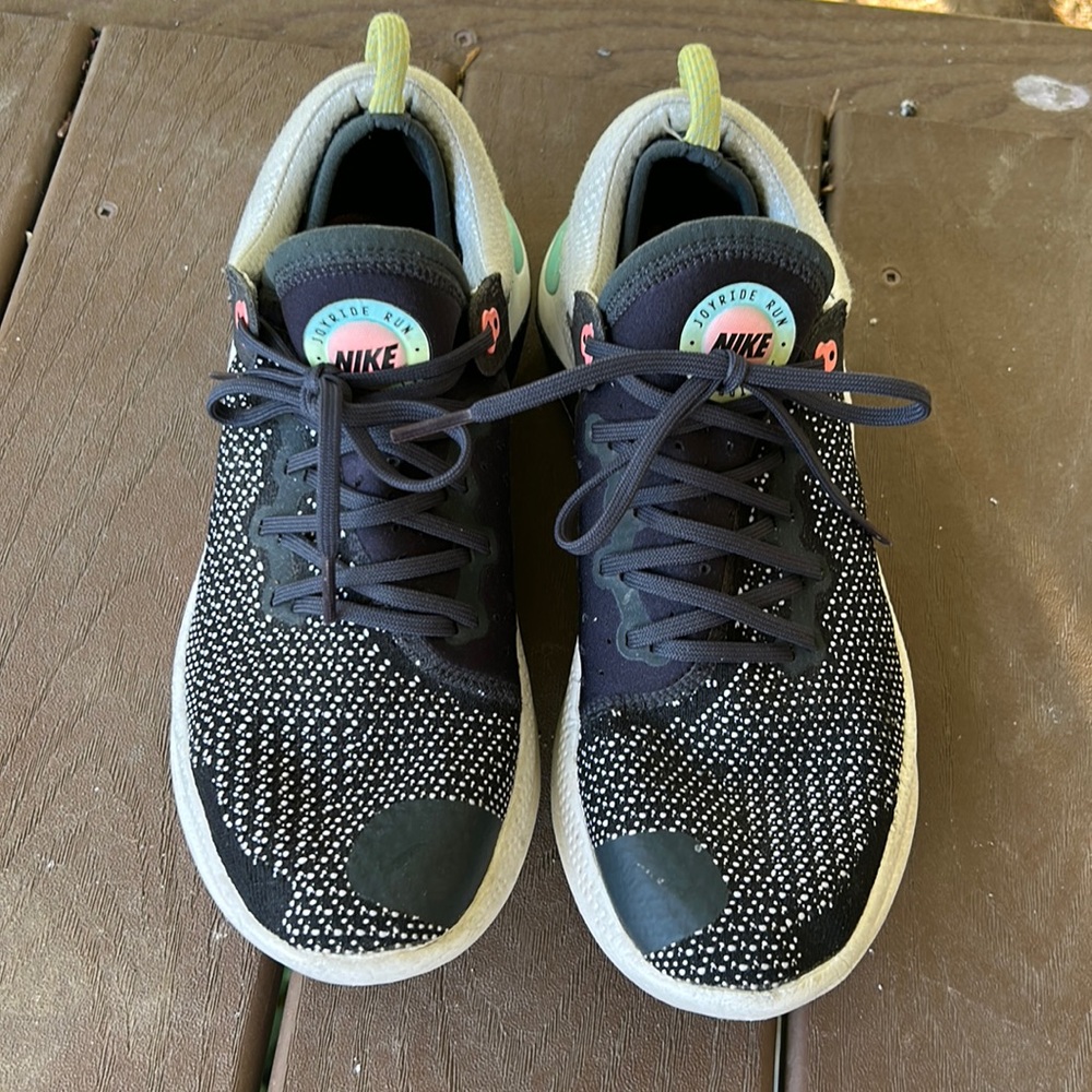 Nike Joyride Run Flyknit Sz. 8 great condition